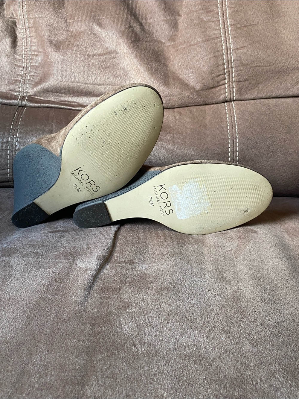 MICHAEL KORS Brown Suede Rounded-Toe Heel Pump - Picture 7 of 8